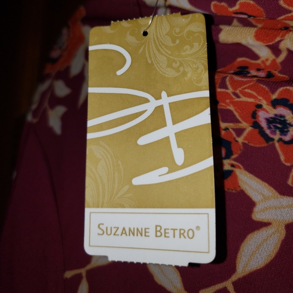 Suzanne Betro keyhole blouse 1X - Picture 6 of 6